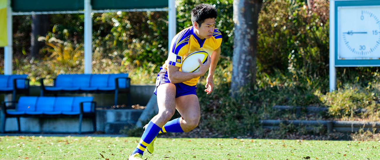 Image: Full-body photograph of Kazushi Hano during a rugby match.