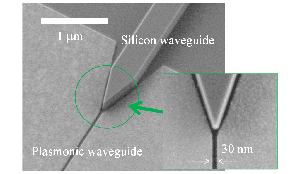 Figure 5. Scanning electron microscope image of the plasmonic mode converter
