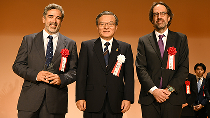 Appearance at the award ceremony2