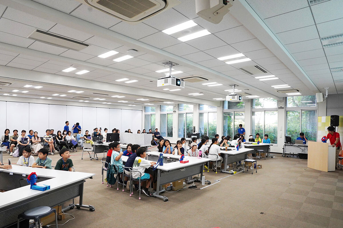 画像：最先端のICT技術を学ぶ「みらいスクール」レポート