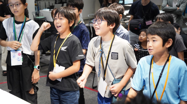 画像：7) 未来は、もっと人にやさしくなれる