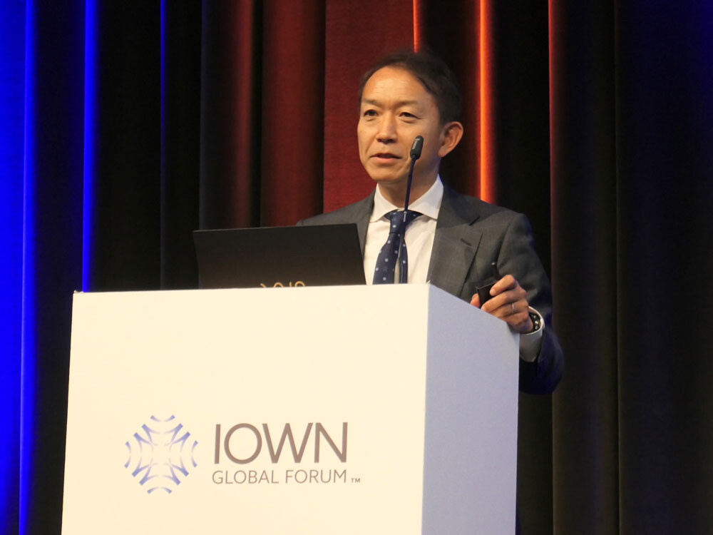 画像：IOWN Global Forumでスピーチするソニーの伊東克俊氏