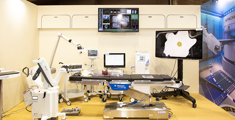画像：スマート治療室「モバイルSCOT」を再現した治療スペースの写真