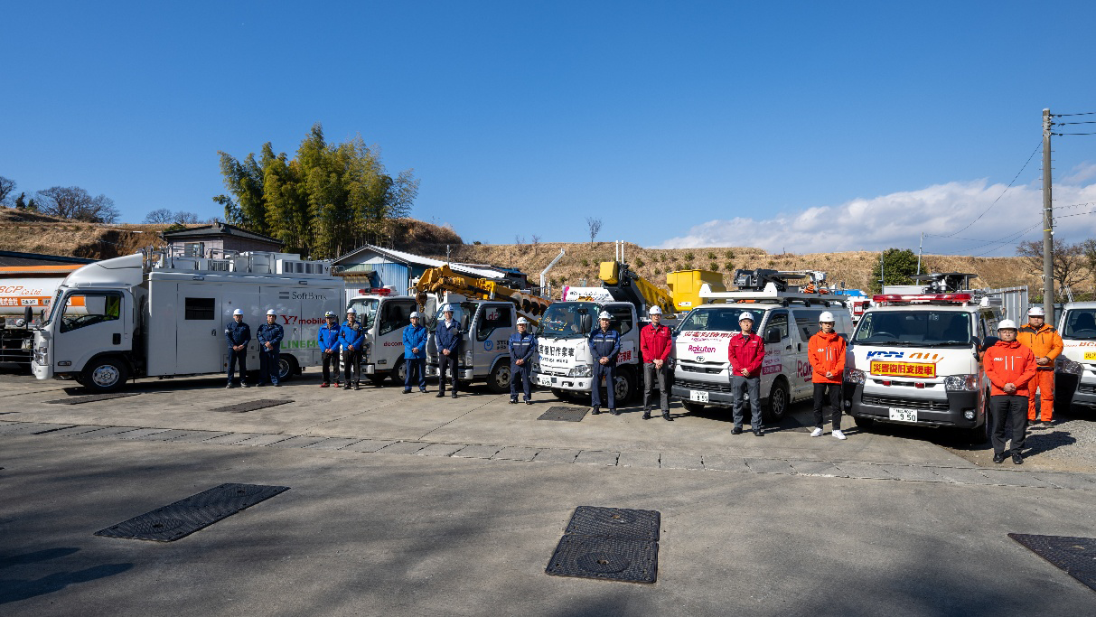 写真：2025年1月に神奈川県平塚市で行われた4社合同の車載型基地局への給油訓練の模様