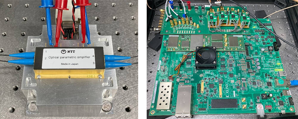 図4　光パラメトリック増幅器とプログラマブルロジックデバイス　（左）NTT先端集積デバイス研究所作製の光パラメトリック増幅器。（右）光測定器のコントロールと測定値のデータ収集を行うプログラマブルロジックデバイス。