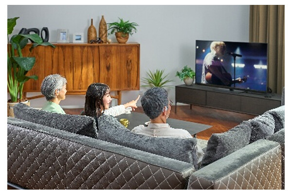 テレビ用Auracast&trade;トランスミッター「cocoe Link（ココエリンク）」のイメージ画像。