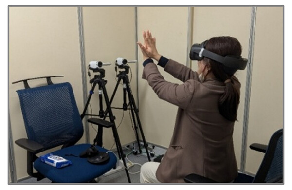 図6. VRファンミーティング実験の様子。