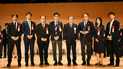 授賞式登壇の様子2