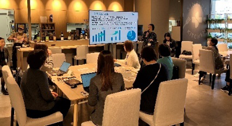 女性役員ラウンドテーブルの模様