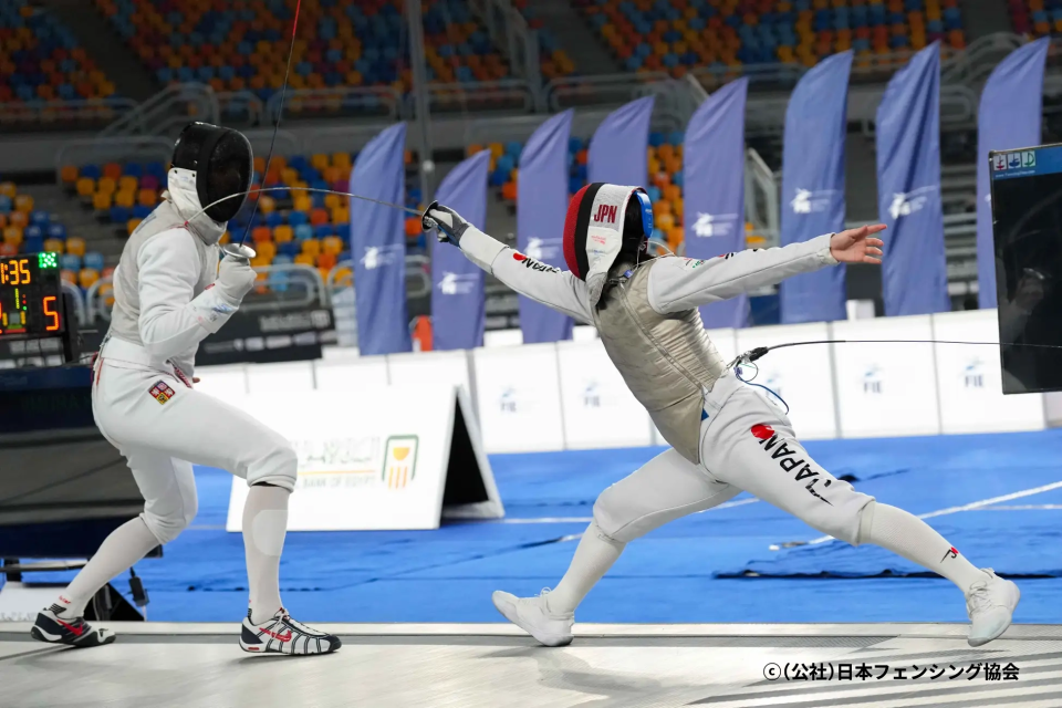 写真：飯村 一輝選手の競技風景 ⓒ（公社）日本フェンシング協会